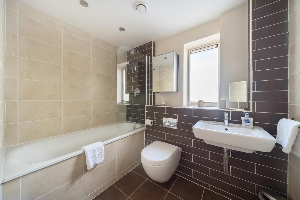 Hare Hideaway - 200m From Minster